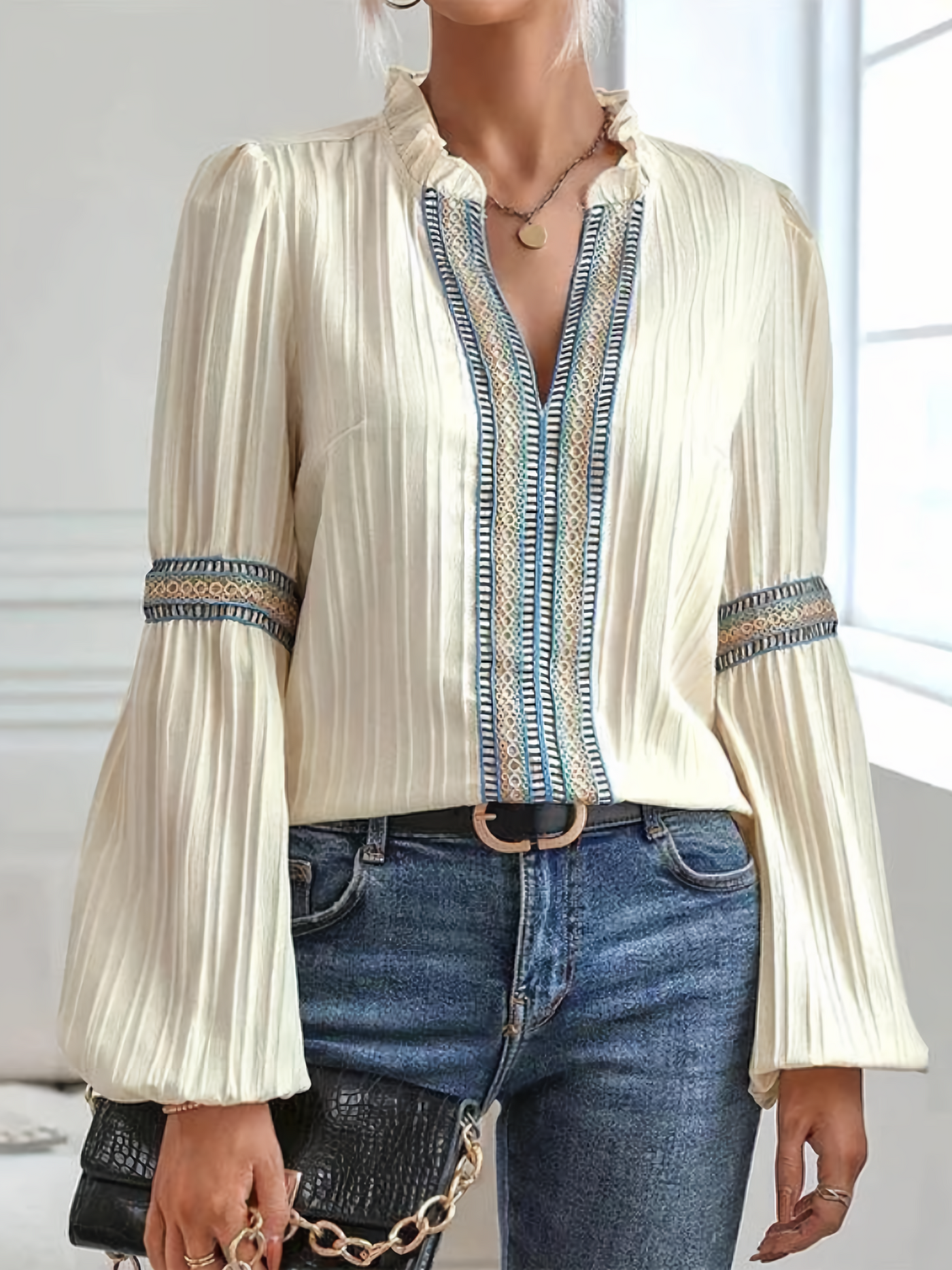 Trine | Stunning V-Neck Blouse