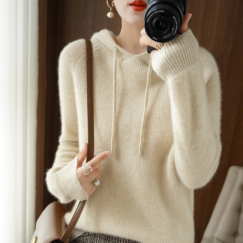 Jennifer | Timeless long sleeved hoodie