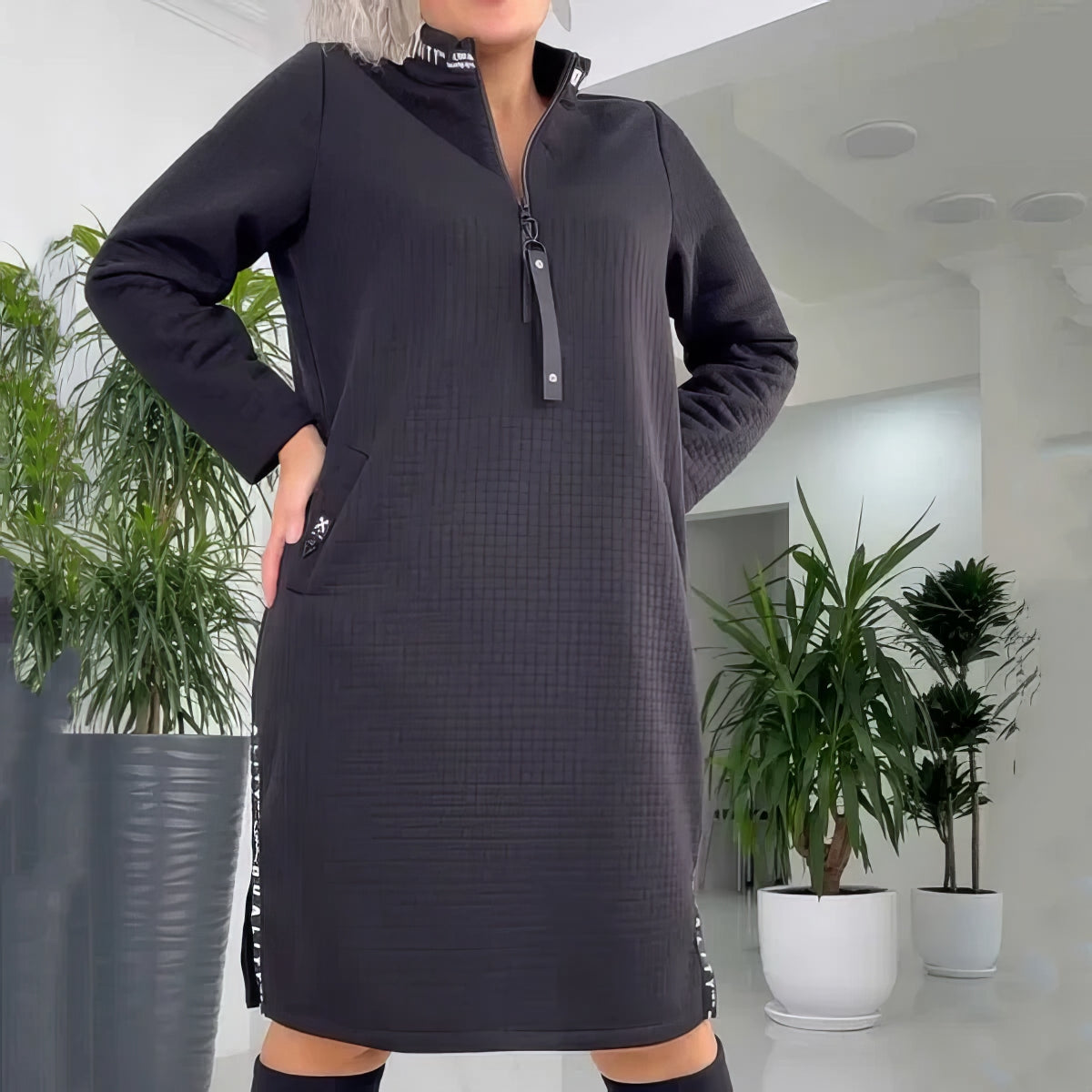 Adrienne | Elegant and ample dress