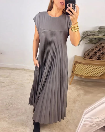 Aline | Sleeveless pleated dress