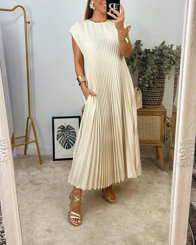 Aline | Sleeveless pleated dress