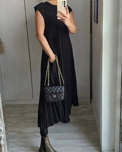 Aline | Sleeveless pleated dress